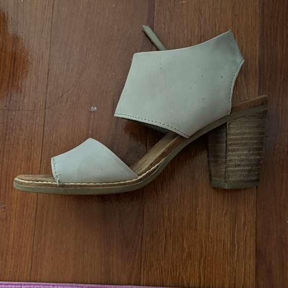 Toms Suede Majorca Cutout Sandal - Picture 2 of 6